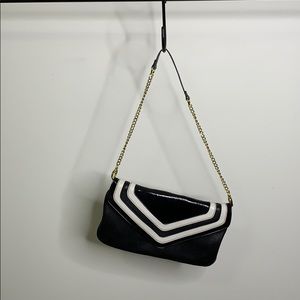 Ninewest b&w geometric clutch and cross body purse
